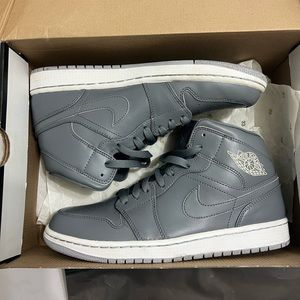 Cool Grey Jordan 1 Mid